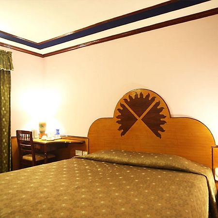 The Surya, Cochin Hotell Angamali Eksteriør bilde
